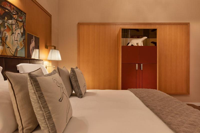Deluxe Double Room image 1