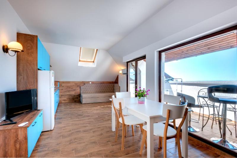 Apartment with Sea View image 4