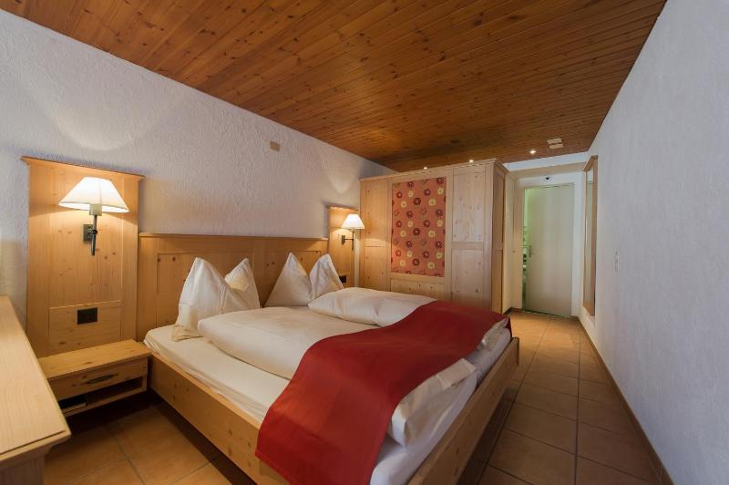 Superior Double Room with Extra Bed for 4 image 4