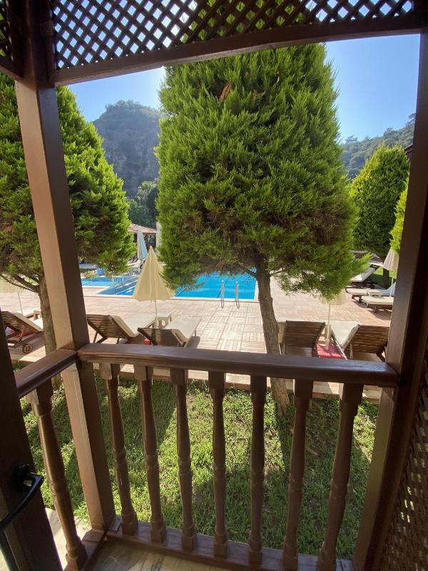 Double or Twin Room with Balcony image 3
