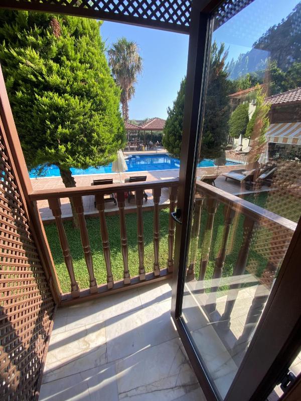 Double or Twin Room with Balcony image 2