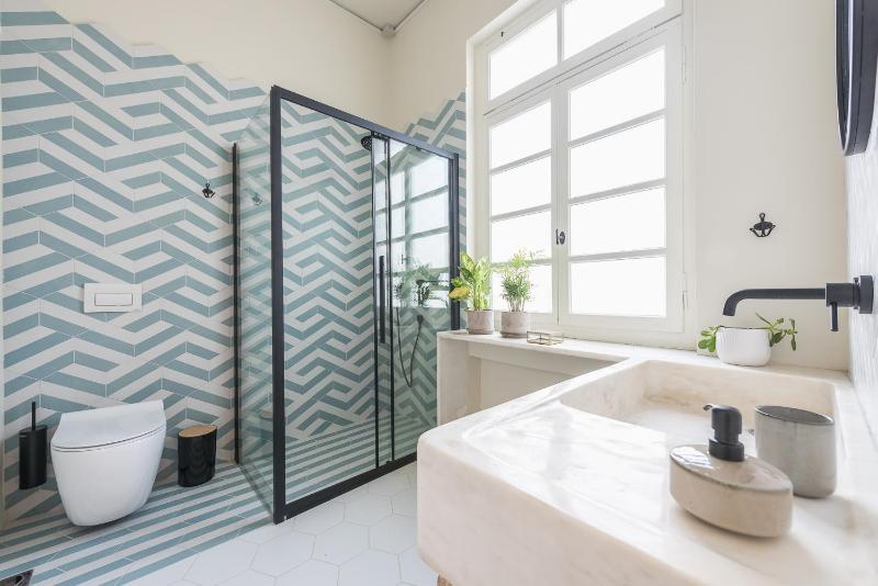 Deluxe Double Room (2 Adults + 1 Child) image 2