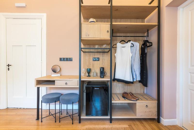 Deluxe Double Room (2 Adults + 1 Child) image 4