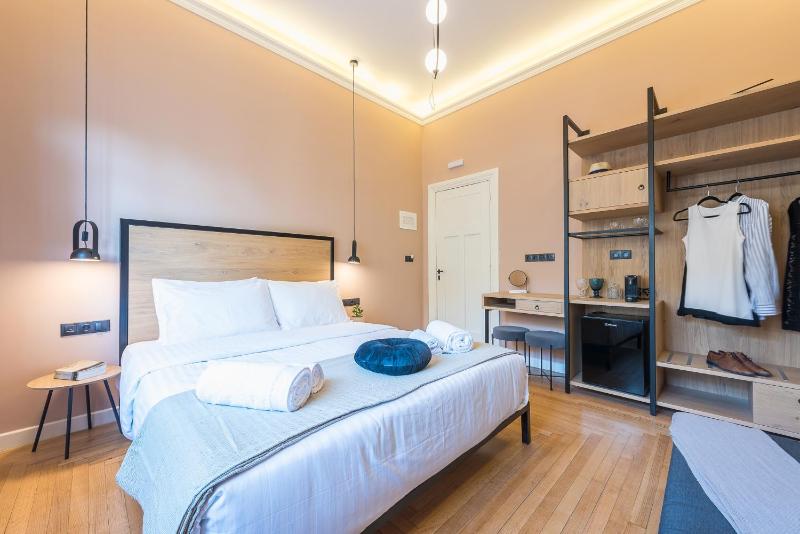 Deluxe Double Room (2 Adults + 1 Child) image 4