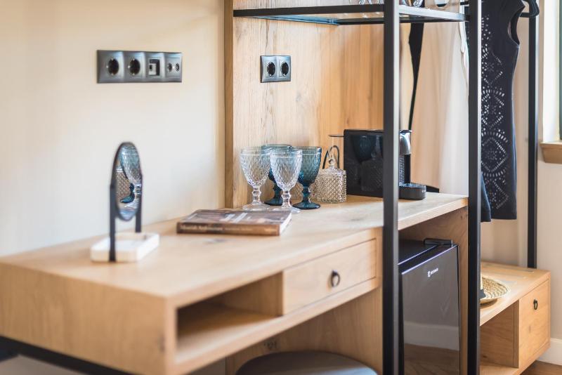 Deluxe Double Room image 2