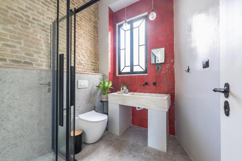 Deluxe Double Room image 4