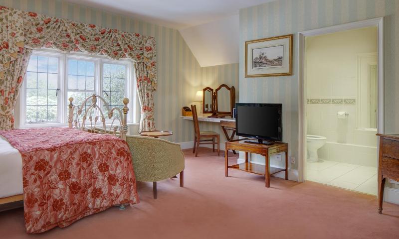 Queen Suite image 3
