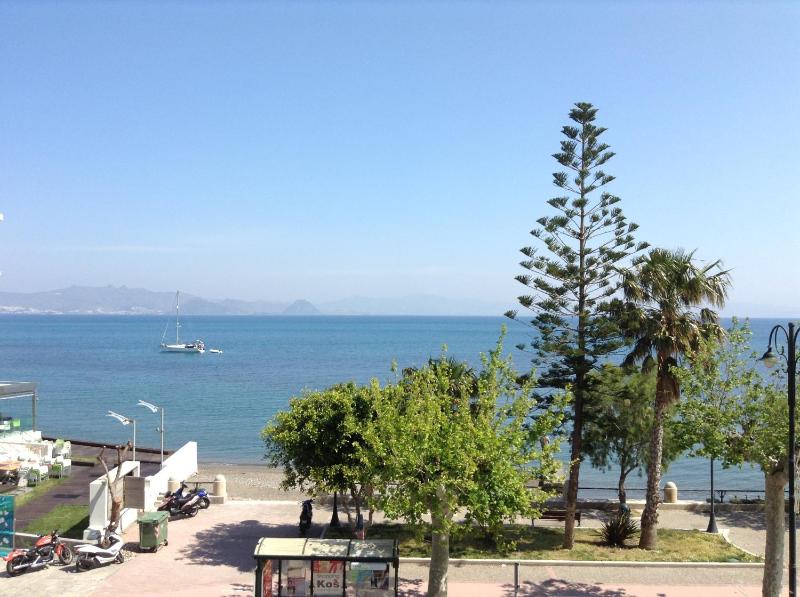 Standard Double or Twin Room with Sea View image 3