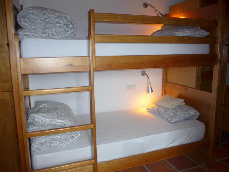 Single Bed in Dormitory Room image 4