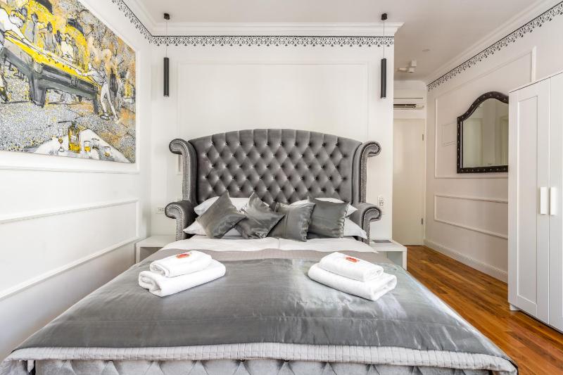 Superior Queen Room image 4