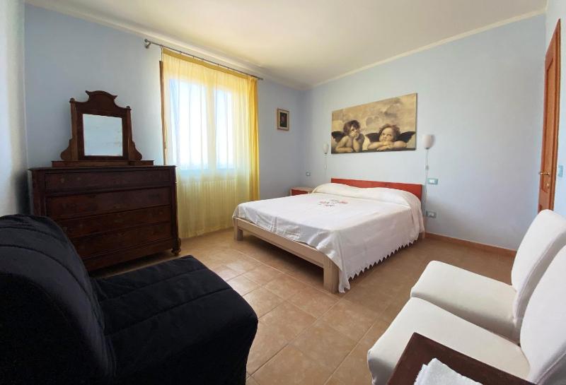 Double Room with Private Bathroom image 2
