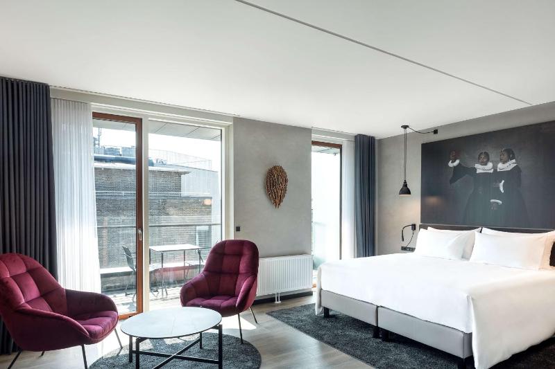 Junior Suite with Terrace image 1