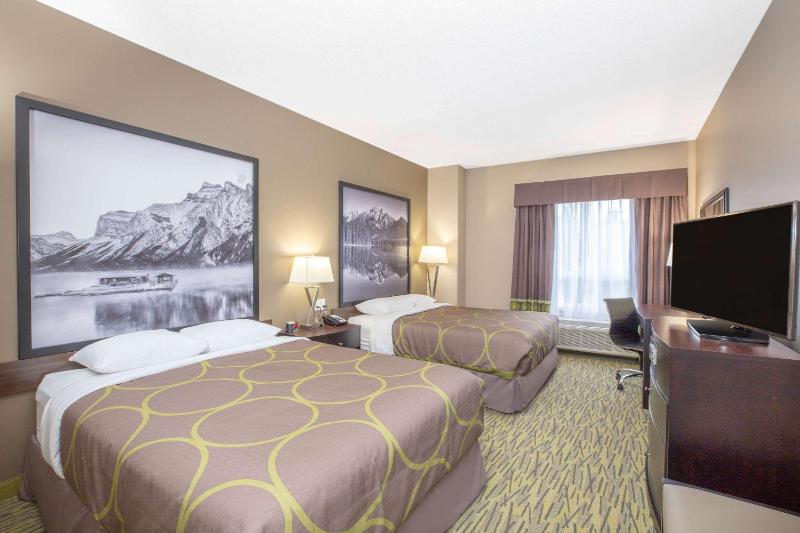 Super 8 Canmore - image 31