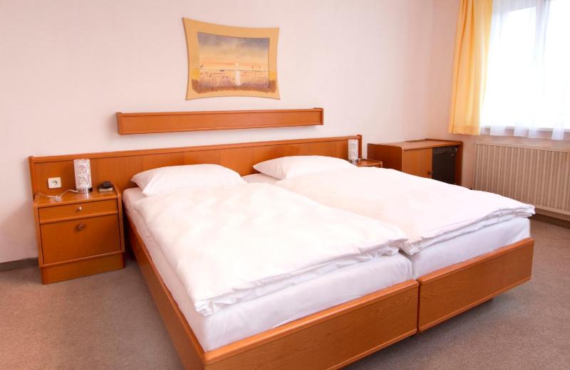 Double Room image 1