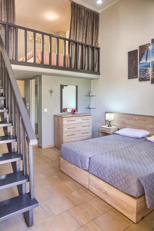Apartment with Mountain View image 3