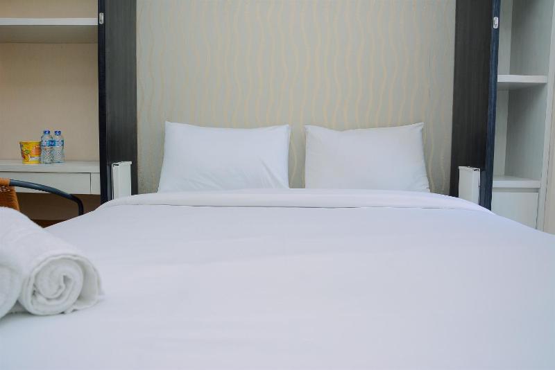 Comfy Studio Green Pramuka City Apartment with City View By Travelio - image 12