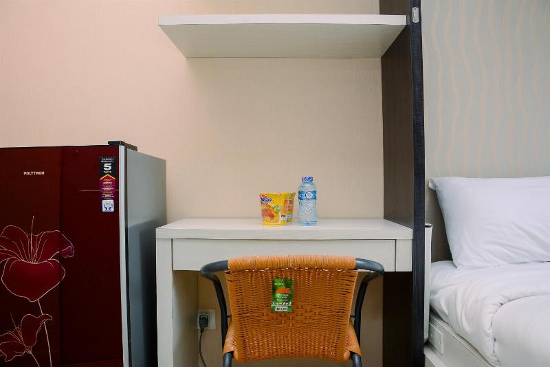 Comfy Studio Green Pramuka City Apartment with City View By Travelio - image 7