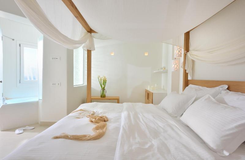 Honeymoon Suite with Sea View image 1