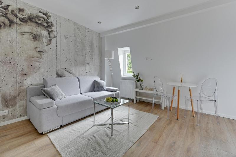 Studio Apartment image 2