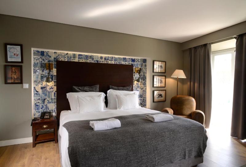 Superior Studio with River View image 4