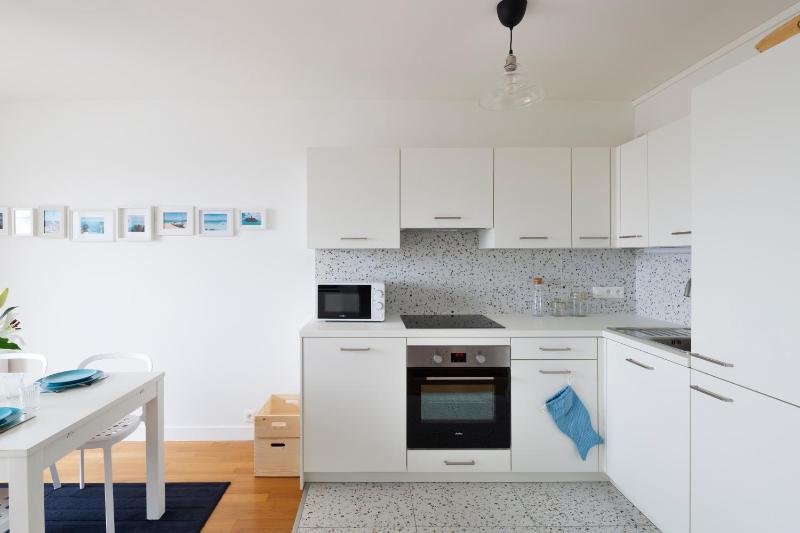 One-Bedroom Apartment image 2