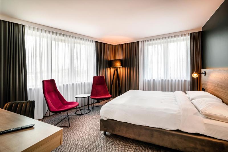 Superior Room with Castle View image 3