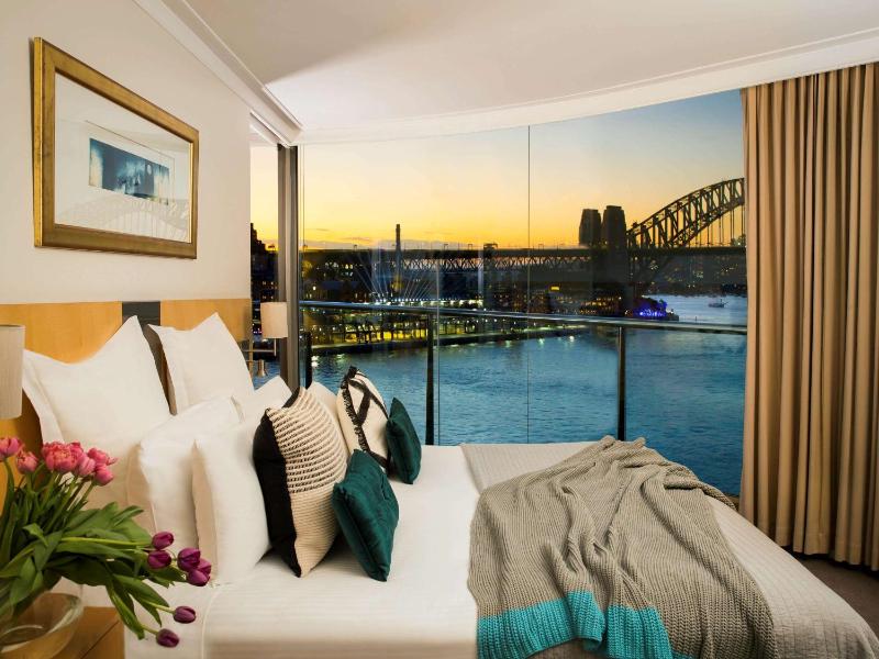 One-Bedroom Apartment with Harbour View image 1