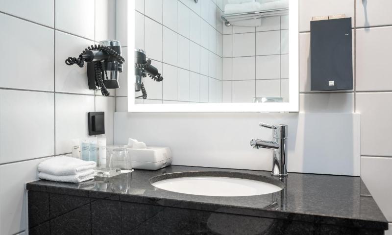 Thon Hotel Tromsø - image 35