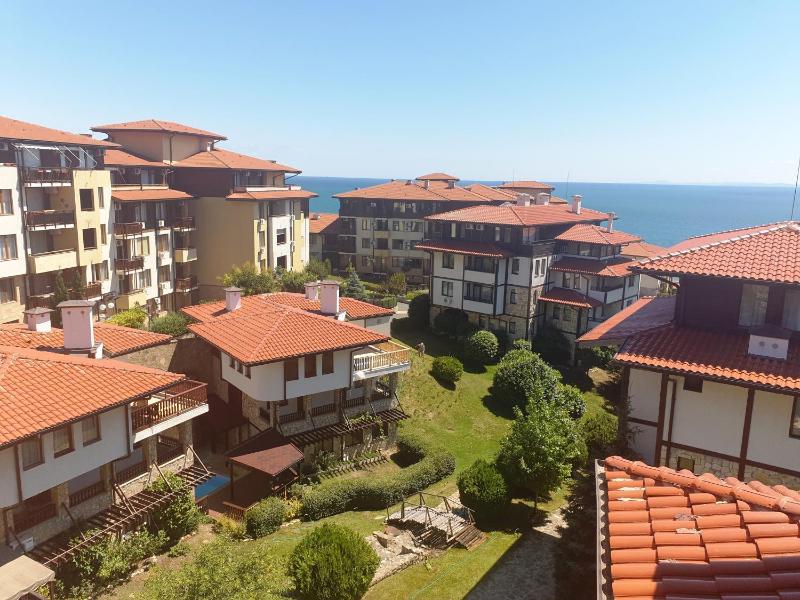 Etara 1 Apartment Complex - image 7
