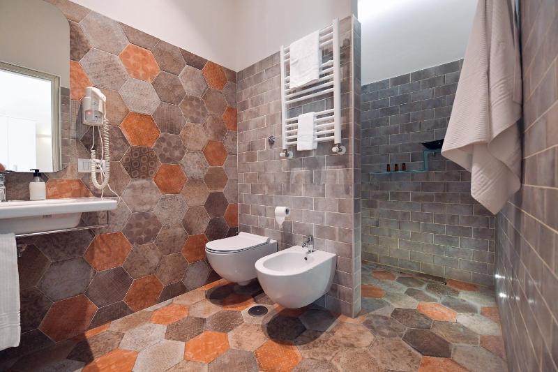 Junior Suite with Balcony image 3