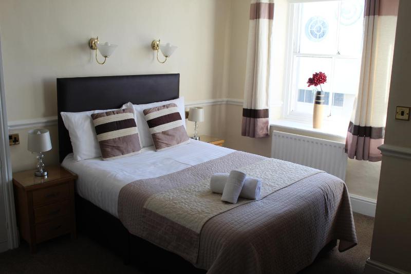 Double Room with Private Bathroom image 2