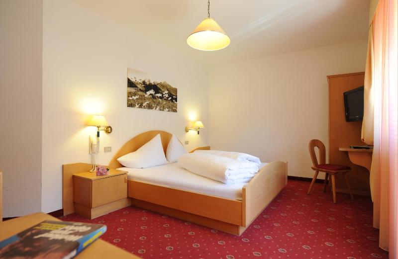 Double Room image 4