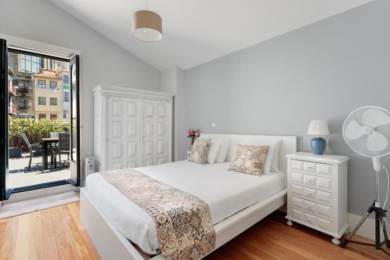 Mouzinho 244 - Porto Houses & Suites - image 15