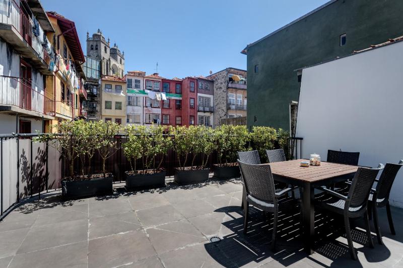 Mouzinho 244 - Porto Houses & Suites - image 1