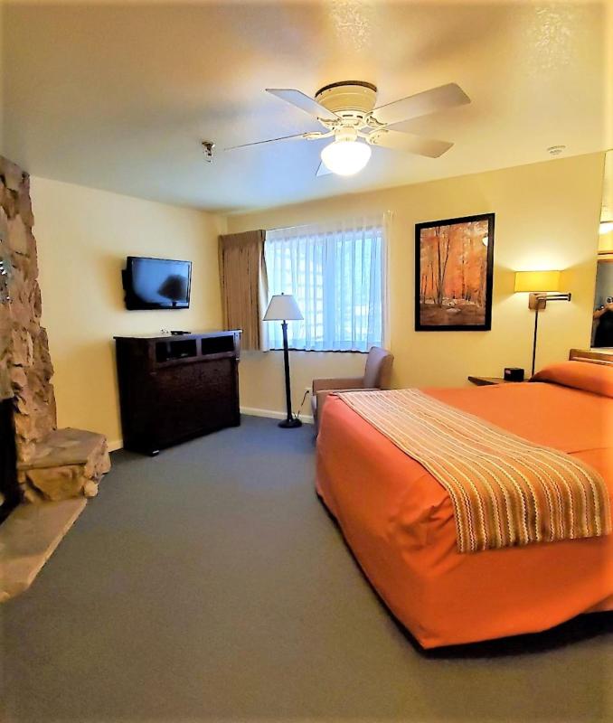 Snow Lake Lodge - image 3