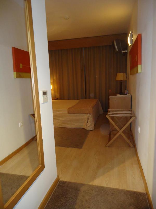 Double Room with Balcony image 4