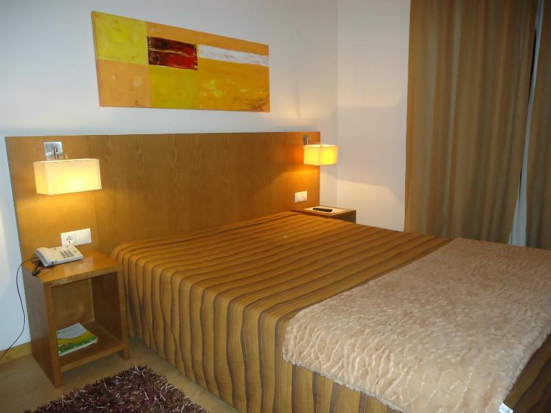 Double Room with Balcony image 3