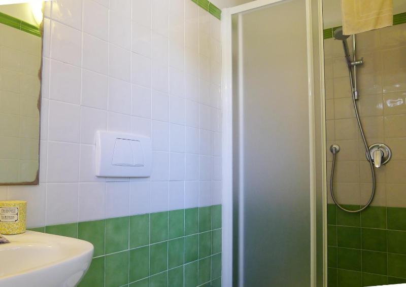 One-Bedroom Apartment - 44 Via Frà Bartolomeo image 2