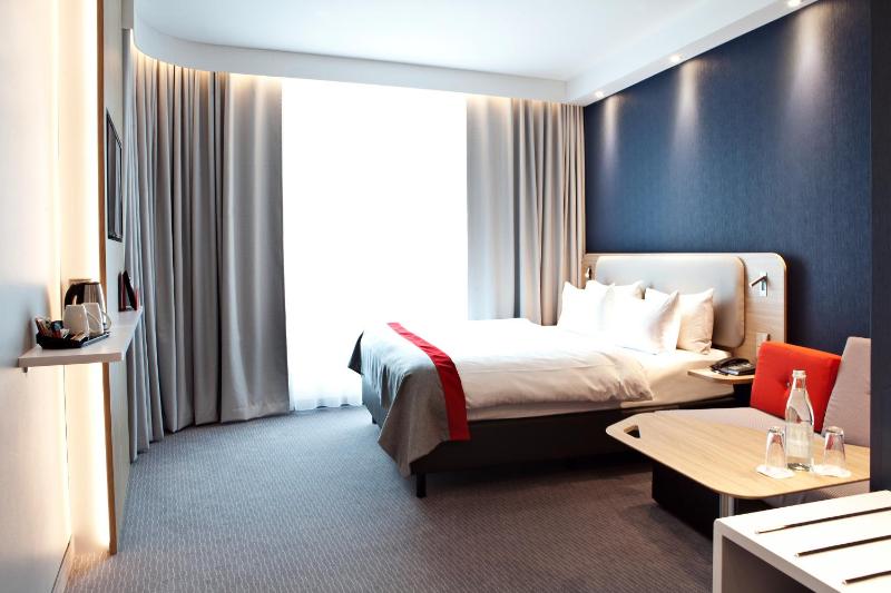 Double Room with Sofa Bed image 1
