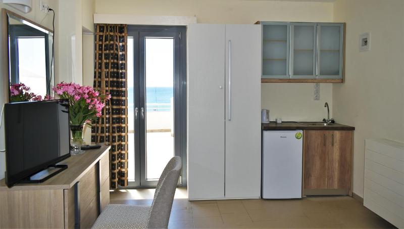 Deluxe Suite with Sea View image 3