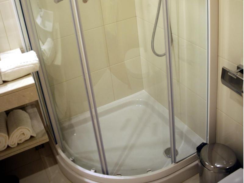 Small Double Room image 2