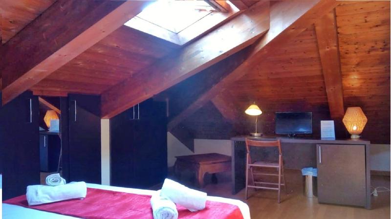 Hotel Alibi - image 8
