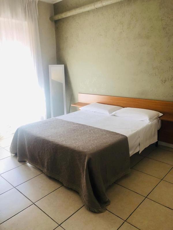 One-Bedroom Apartment image 4