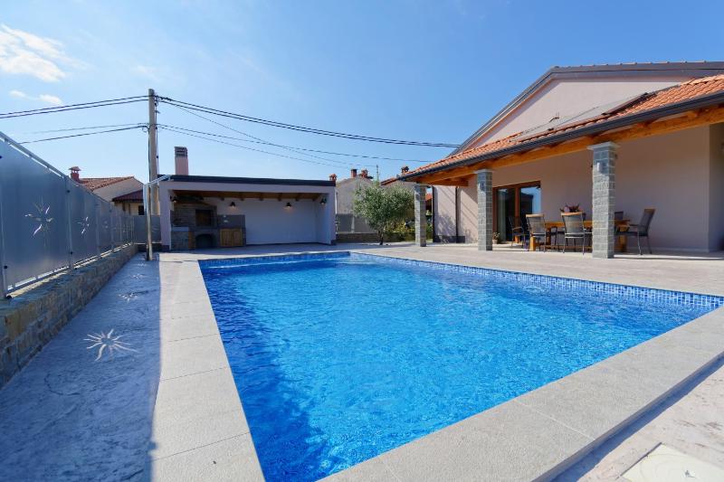 Three Bedroom Villa image 3
