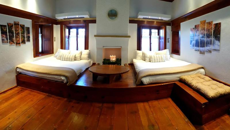 Deluxe Quadruple Room image 1