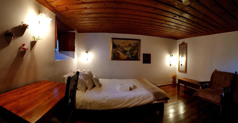 Deluxe Double Room image 4