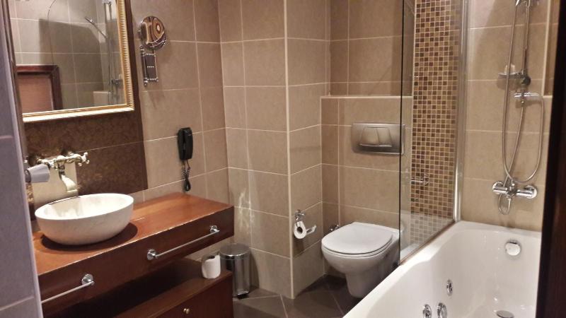 Triple Room with Garden View image 2
