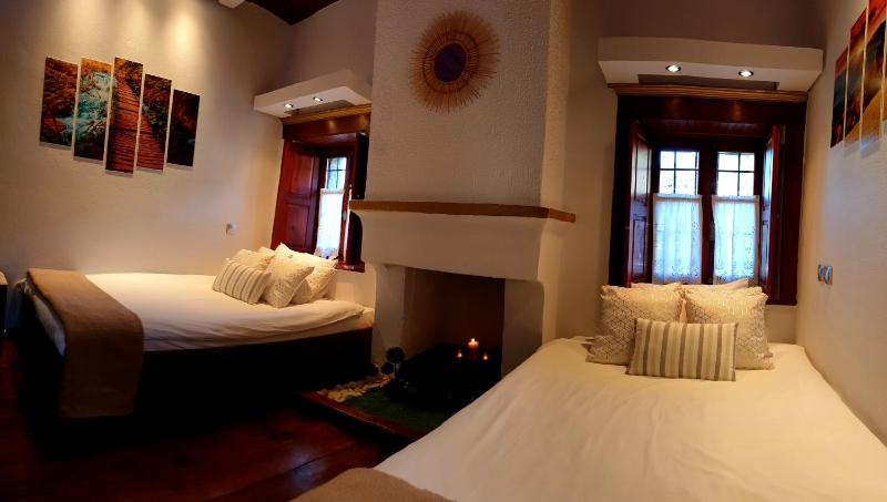 Classic Quadruple Room image 1
