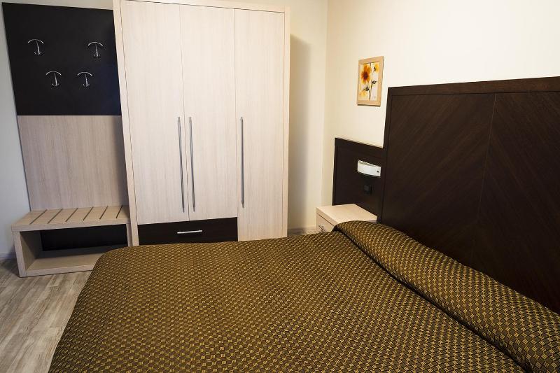 Double Room with Private Bathroom image 3