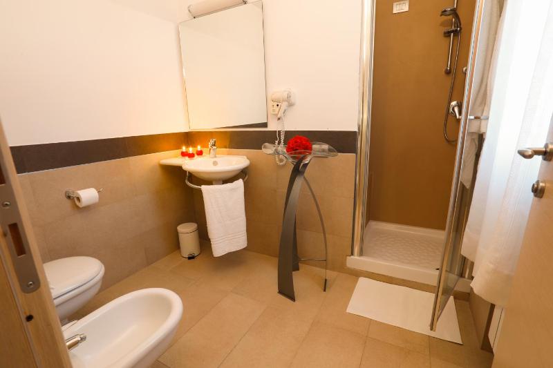 Standard Single Room image 1